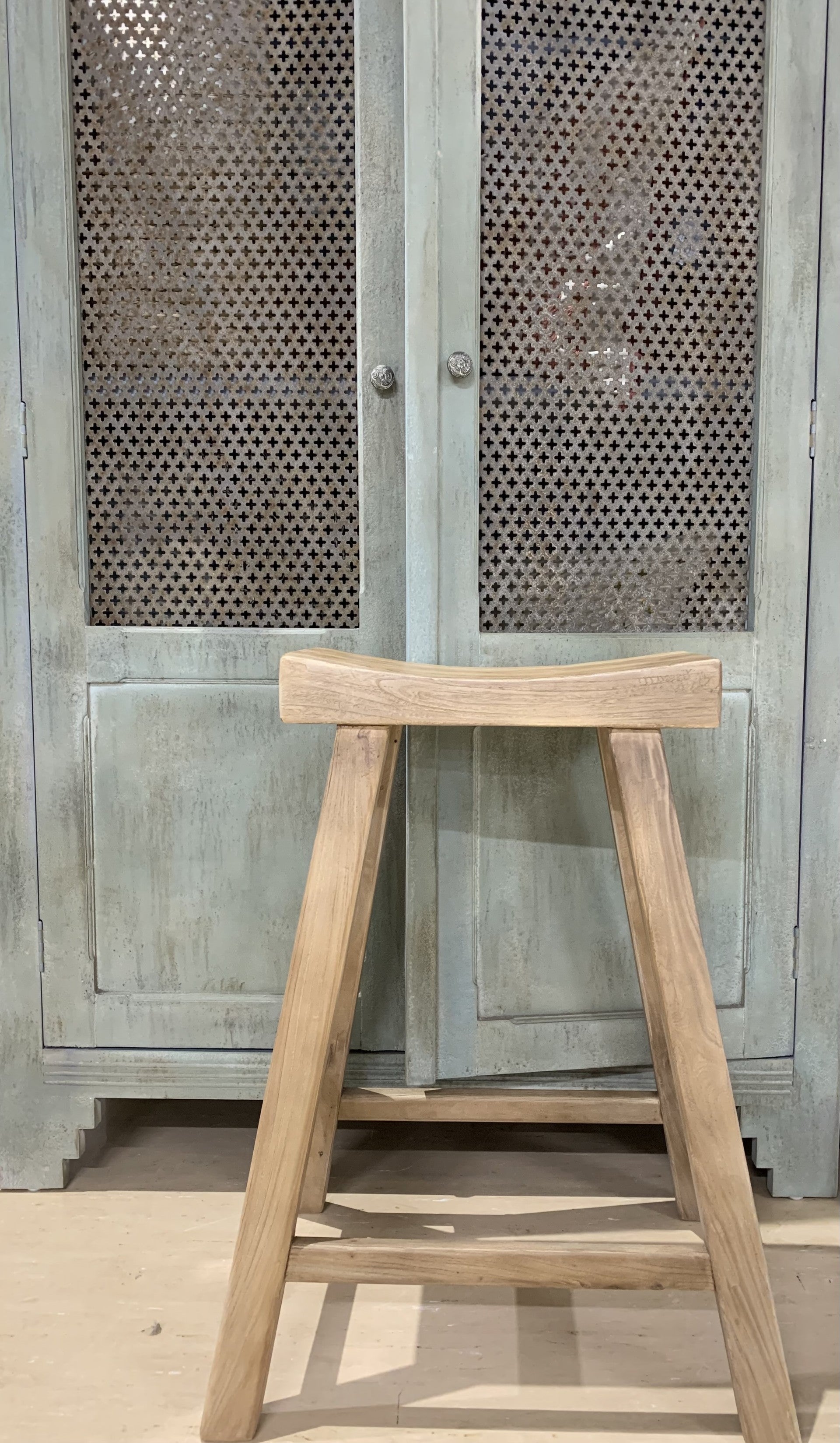 Counter Stool in Recycled Elm Wood