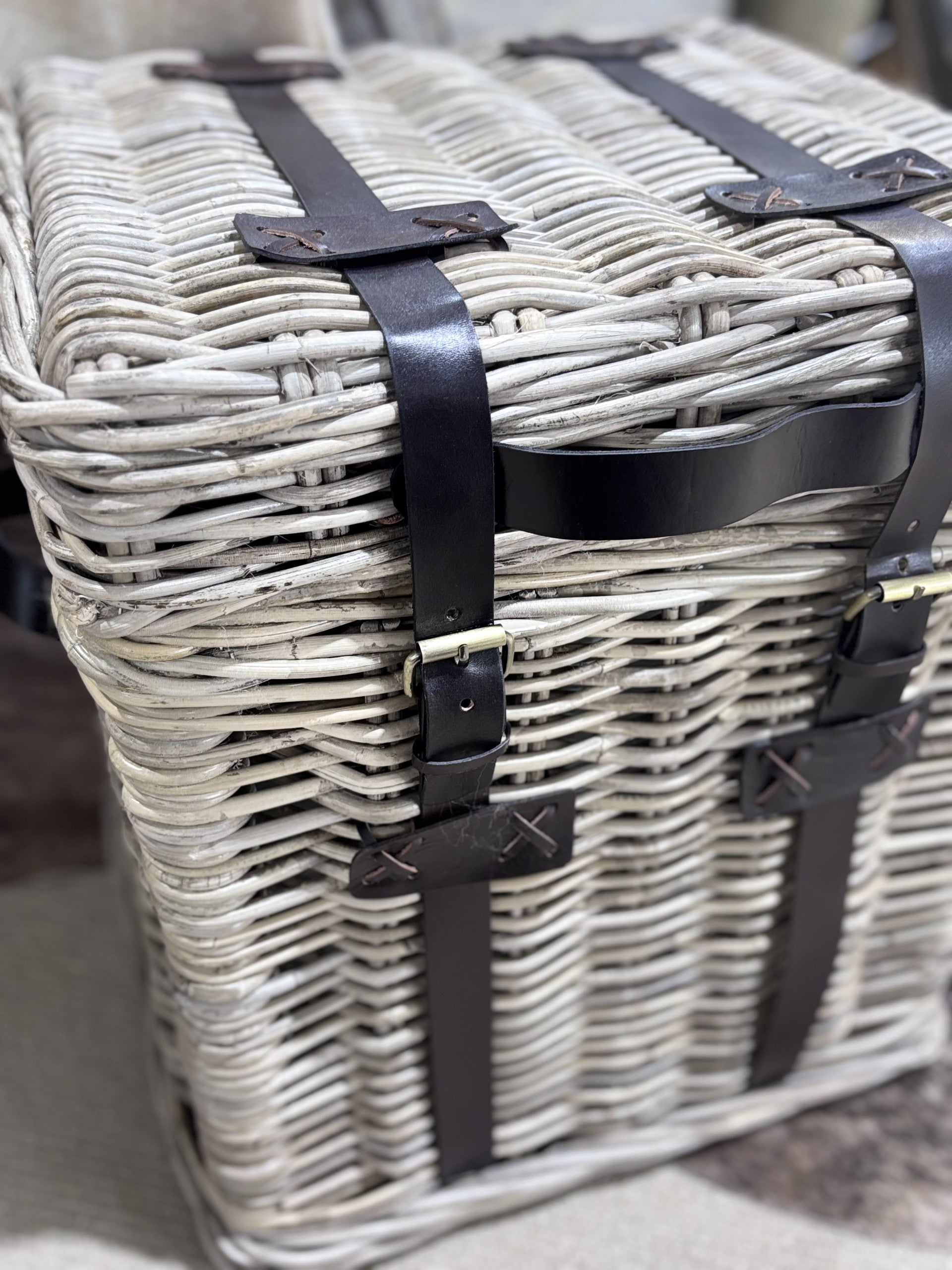 Barna Basket End Table