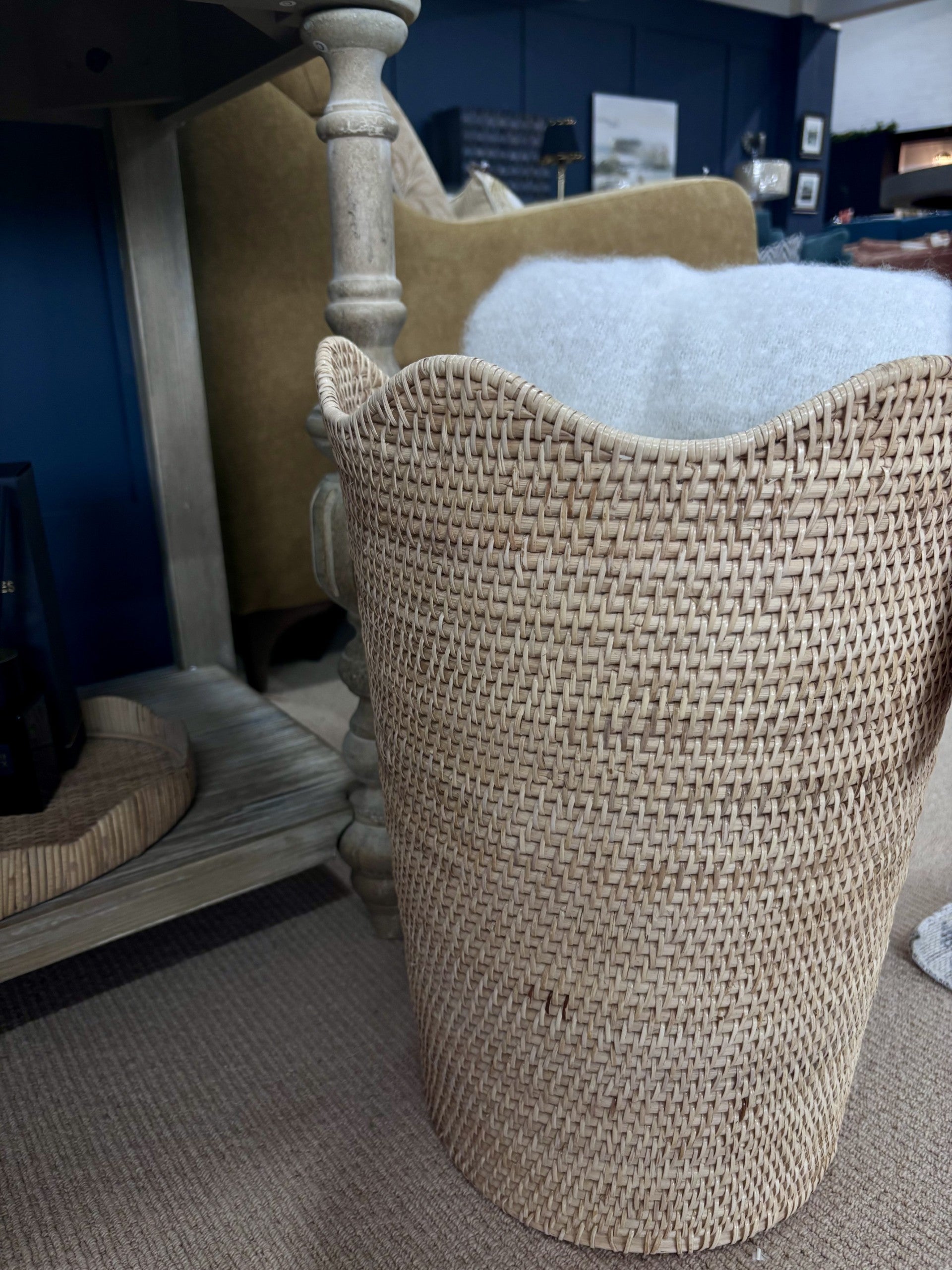 Rattan Umbrella Stand with Wavy Edge