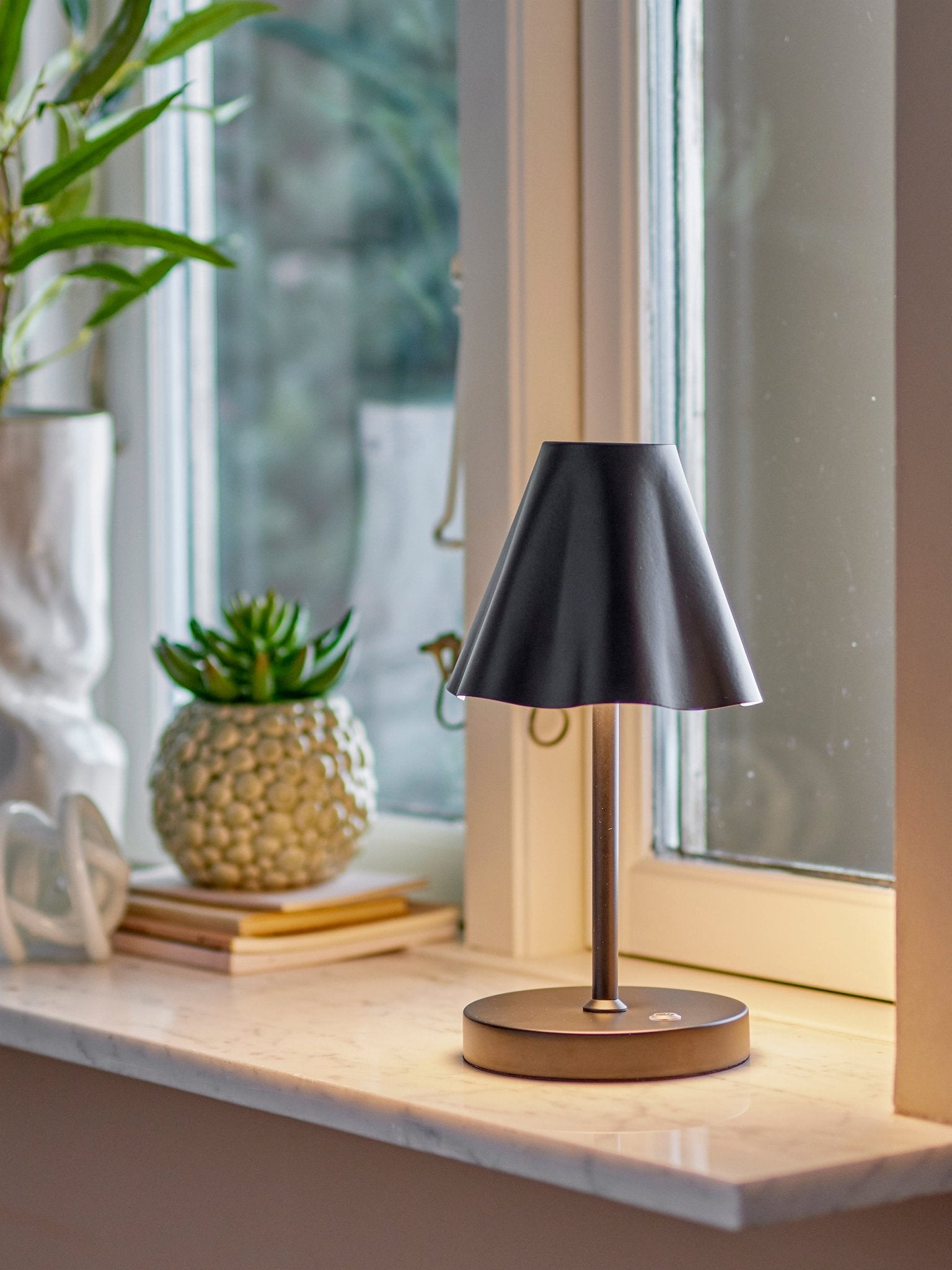 LIANNA PORTABLE RECHARGEABLE LAMP BLACK - Abbey Furniture - Home & Interiors