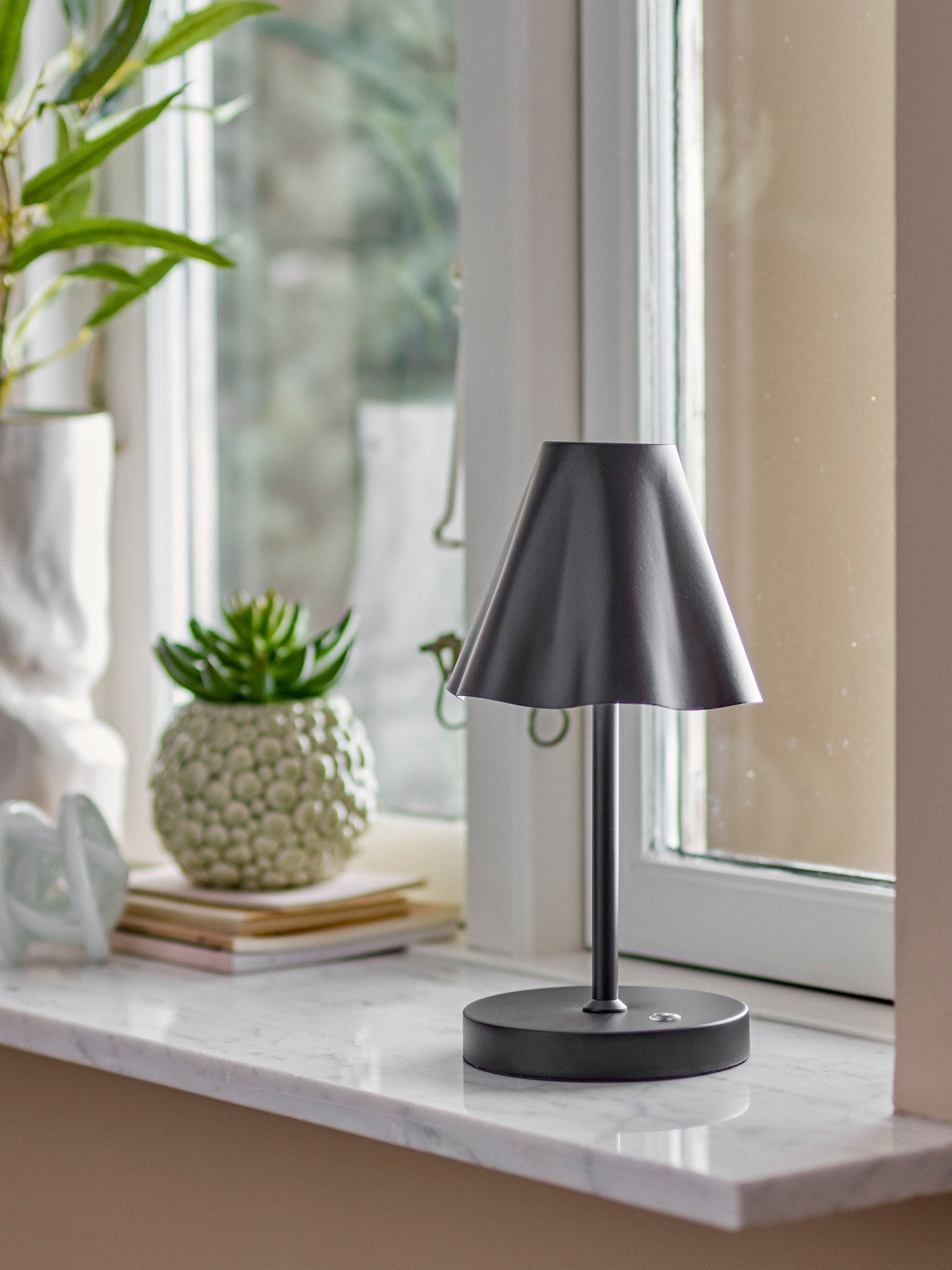 LIANNA PORTABLE RECHARGEABLE LAMP BLACK - Abbey Furniture - Home & Interiors